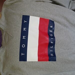 New Tommy Hilfiger sweatshirt
